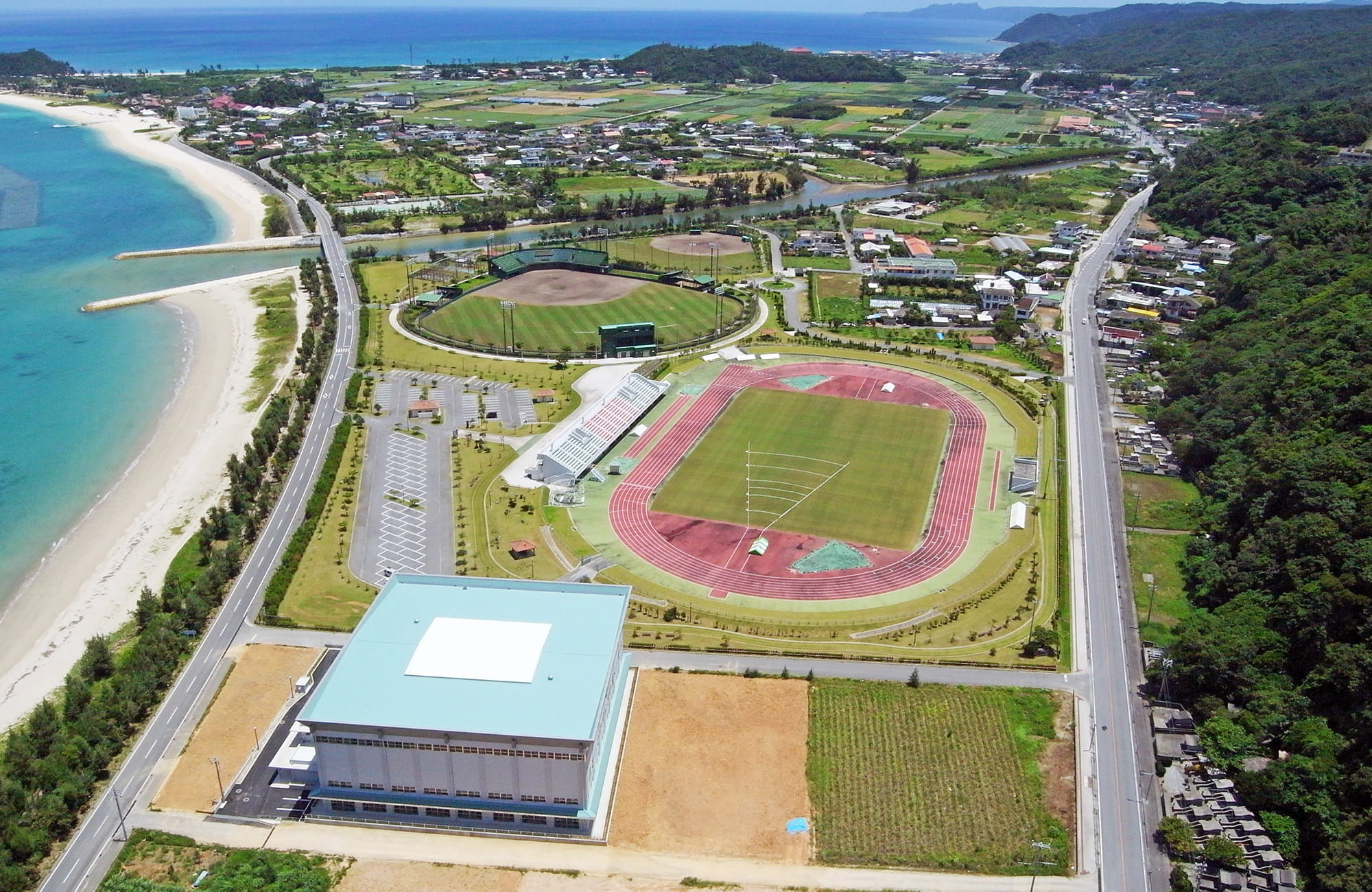 くいなエコ･スポレク公園くにがみ屋内運動場